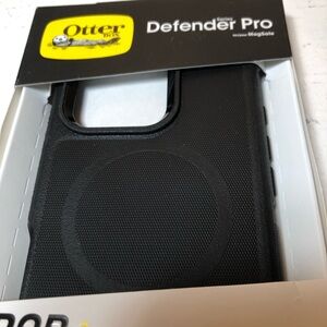 OtterBox Defender Pro Case for IPhone 16 Pro, New Open Box,pet/smoke free home